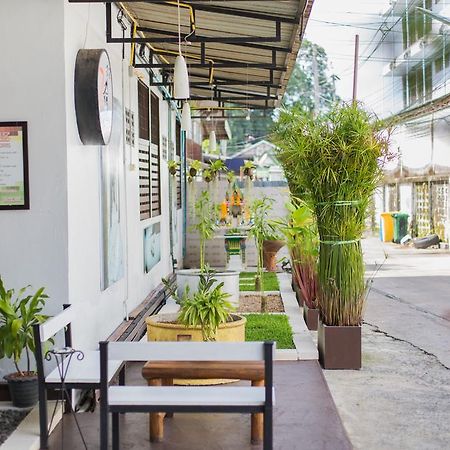 Zzhouse Hotel Chiang Mai Bagian luar foto