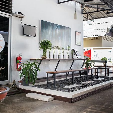 Zzhouse Hotel Chiang Mai Bagian luar foto