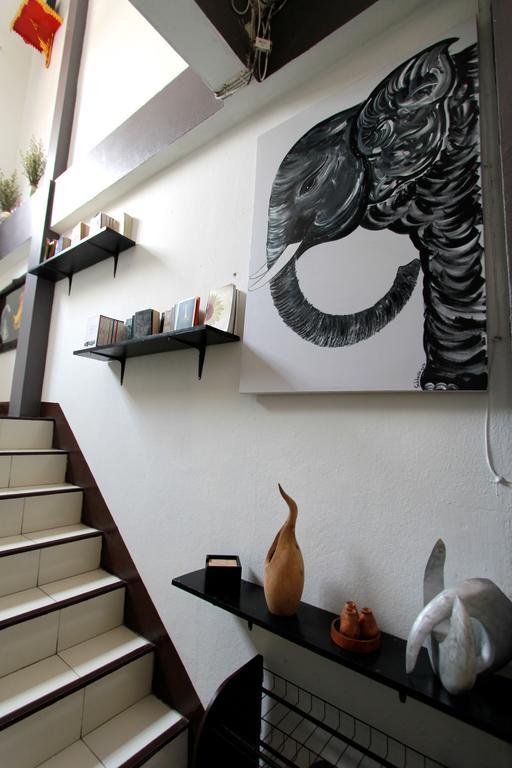 Zzhouse Hotel Chiang Mai Bagian luar foto