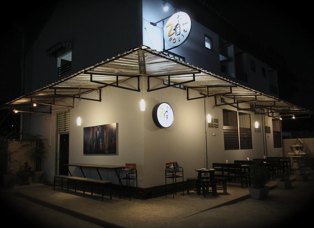 Zzhouse Hotel Chiang Mai Bagian luar foto