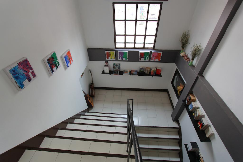 Zzhouse Hotel Chiang Mai Bagian luar foto