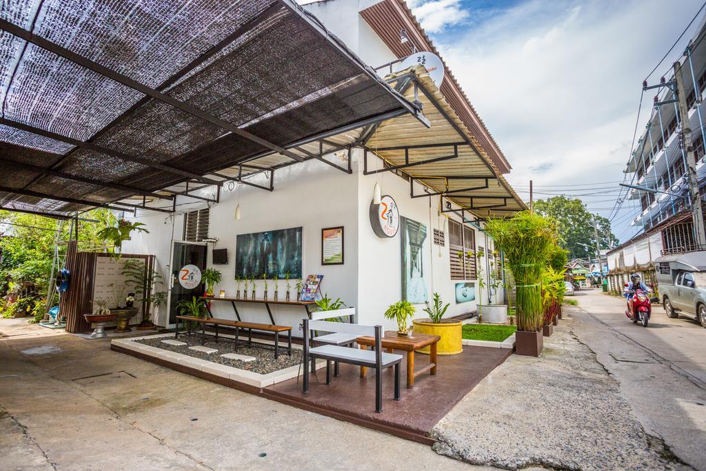 Zzhouse Hotel Chiang Mai Bagian luar foto