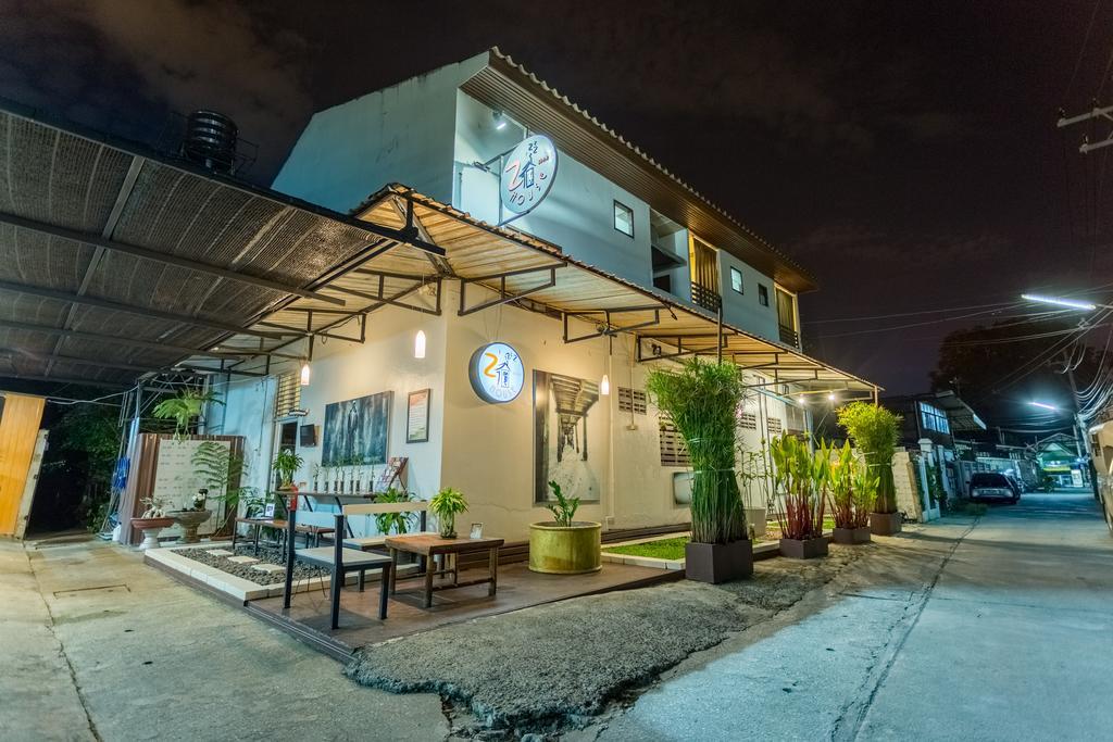 Zzhouse Hotel Chiang Mai Bagian luar foto