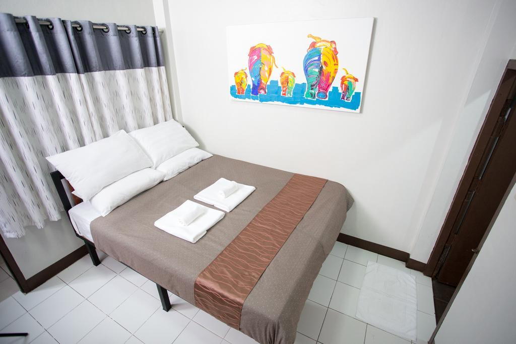 Zzhouse Hotel Chiang Mai Bagian luar foto