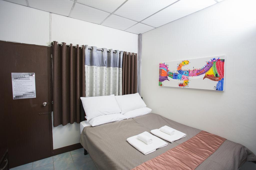 Zzhouse Hotel Chiang Mai Bagian luar foto