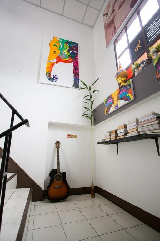 Zzhouse Hotel Chiang Mai Bagian luar foto