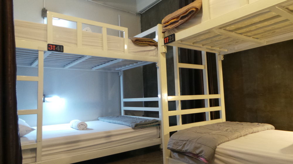 Zzhouse Hotel Chiang Mai Bagian luar foto