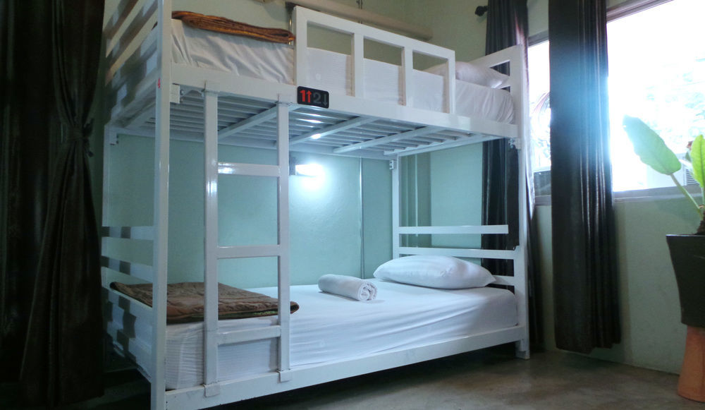 Zzhouse Hotel Chiang Mai Bagian luar foto
