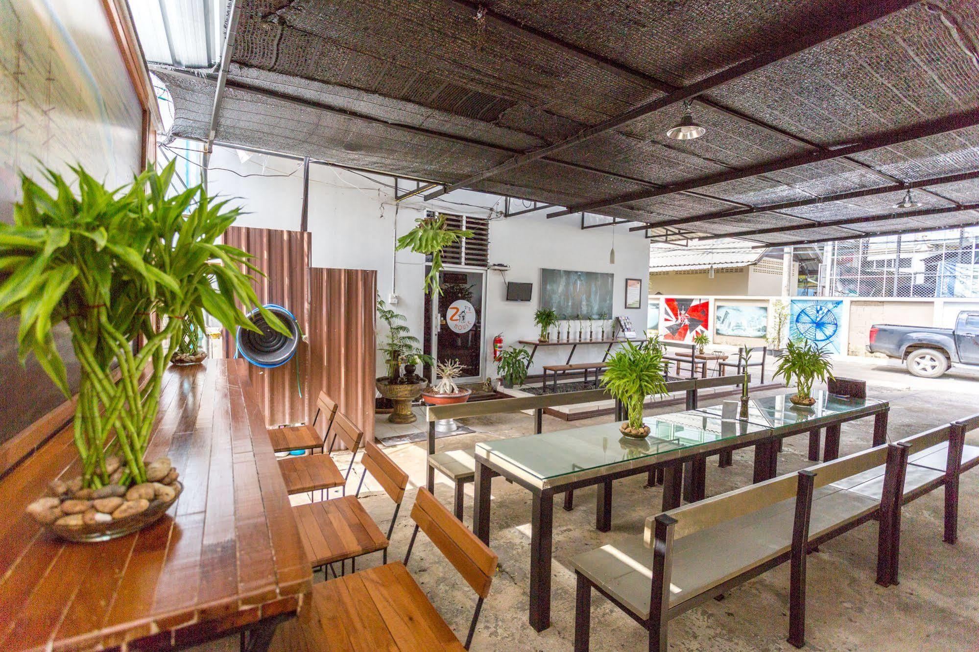 Zzhouse Hotel Chiang Mai Bagian luar foto