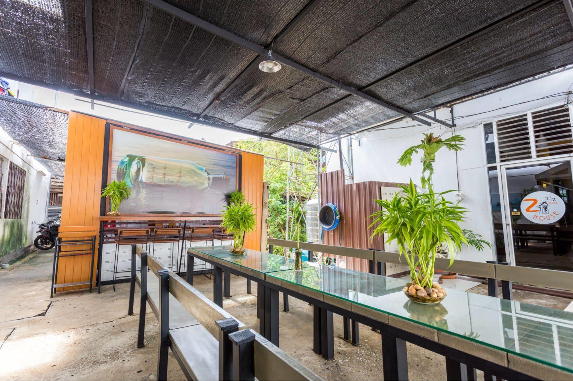 Zzhouse Hotel Chiang Mai Bagian luar foto