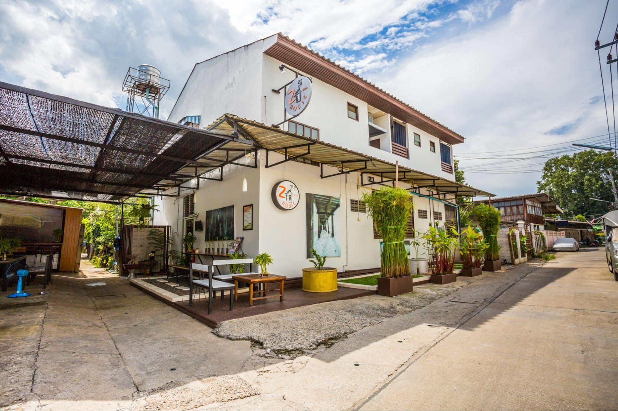 Zzhouse Hotel Chiang Mai Bagian luar foto