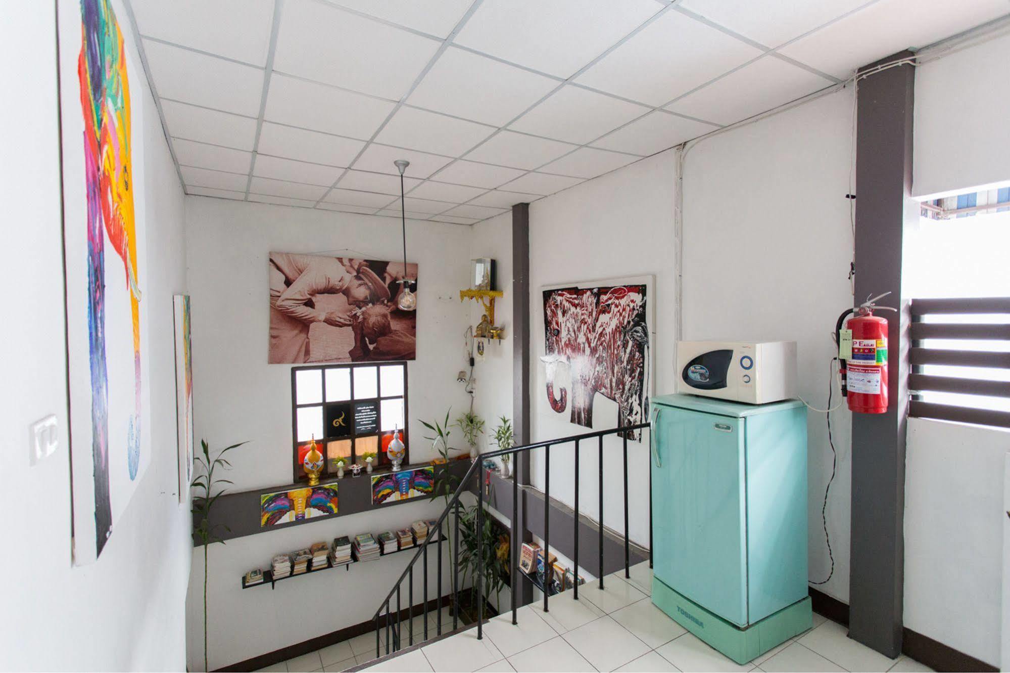 Zzhouse Hotel Chiang Mai Bagian luar foto