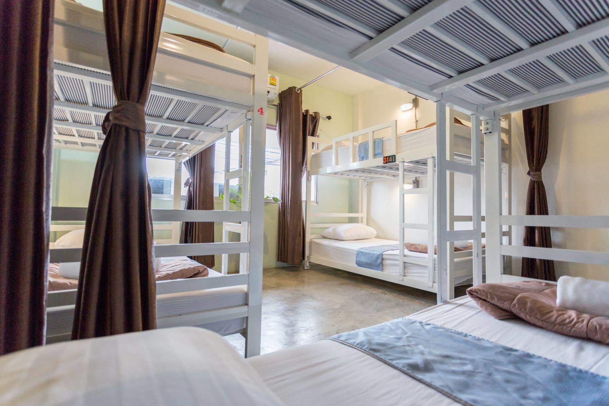 Zzhouse Hotel Chiang Mai Bagian luar foto