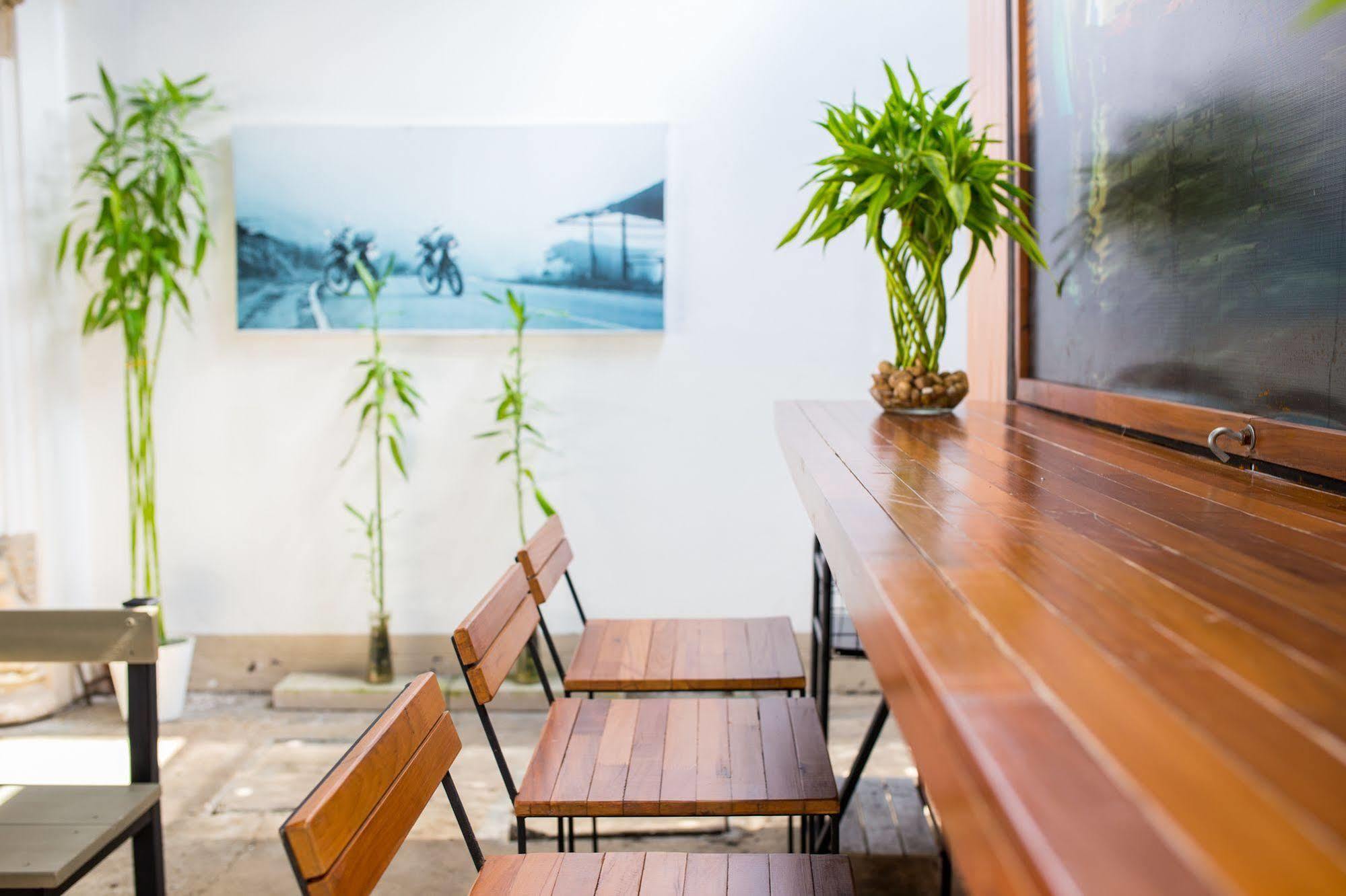 Zzhouse Hotel Chiang Mai Bagian luar foto