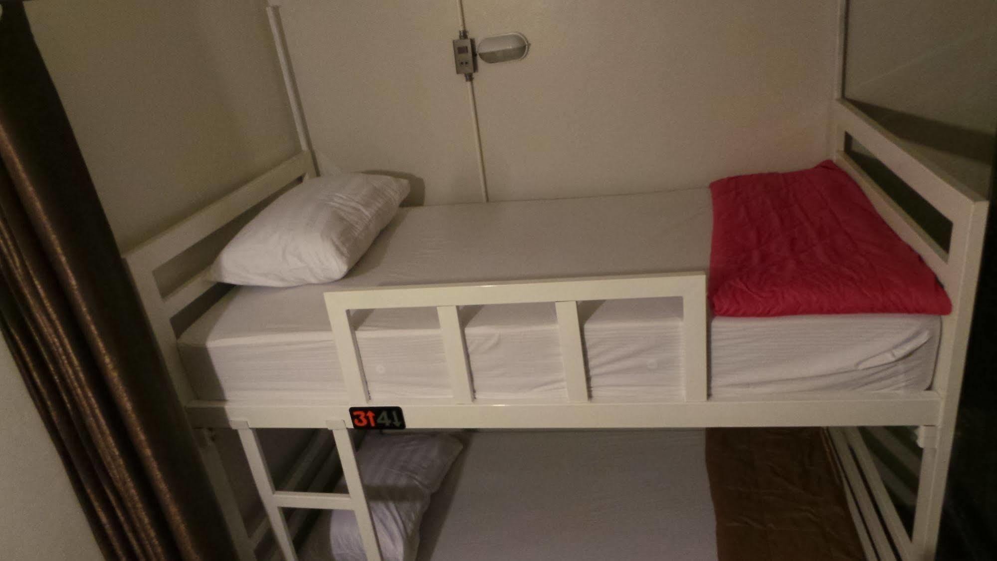 Zzhouse Hotel Chiang Mai Bagian luar foto